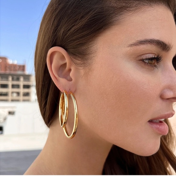 18K Gold Filled Hoop Earrings 1 pair - Picture 8 of 11